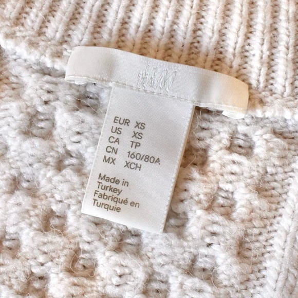 H&M Slouchy Off White V-Neck Sweater Size XS - Picture 4 of 4